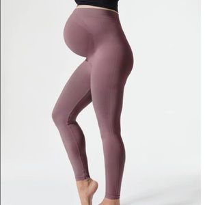 Blanqi maternity leggings size medium. Fawn/purple